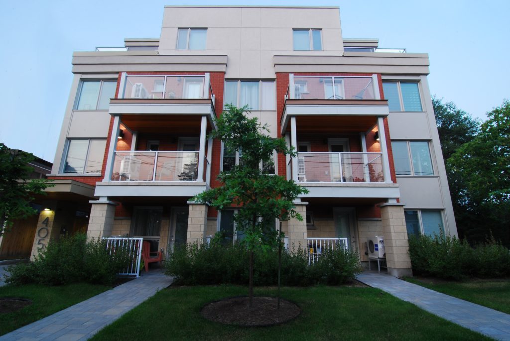 405 tweedsmuir exterior1